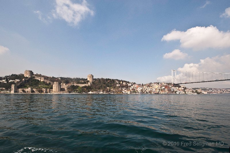 20100403_112006 D3.jpg - The Fortress of Europe and Bosphorus II Bridge (Faith Sultan Mehmet Bridge)